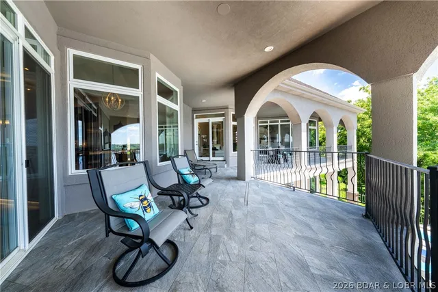 $2,690,000 | 348 Cedar Crest Drive, Lake Ozark, MO 65049