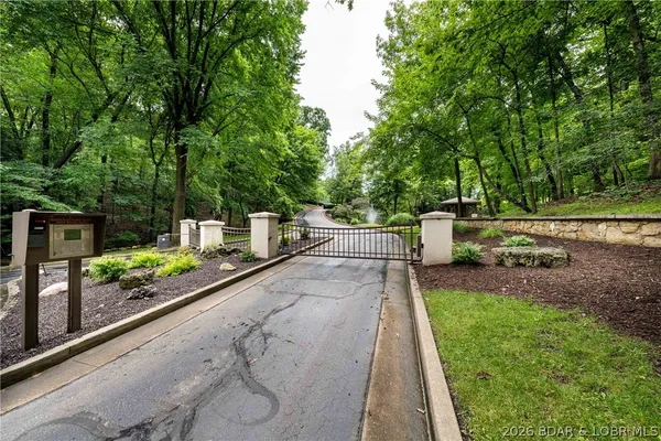 $2,690,000 | 348 Cedar Crest Drive, Lake Ozark, MO 65049