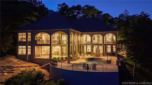 $2,690,000 | 348 Cedar Crest Drive, Lake Ozark, MO 65049