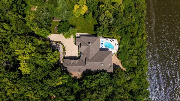 $2,690,000 | 348 Cedar Crest Drive, Lake Ozark, MO 65049