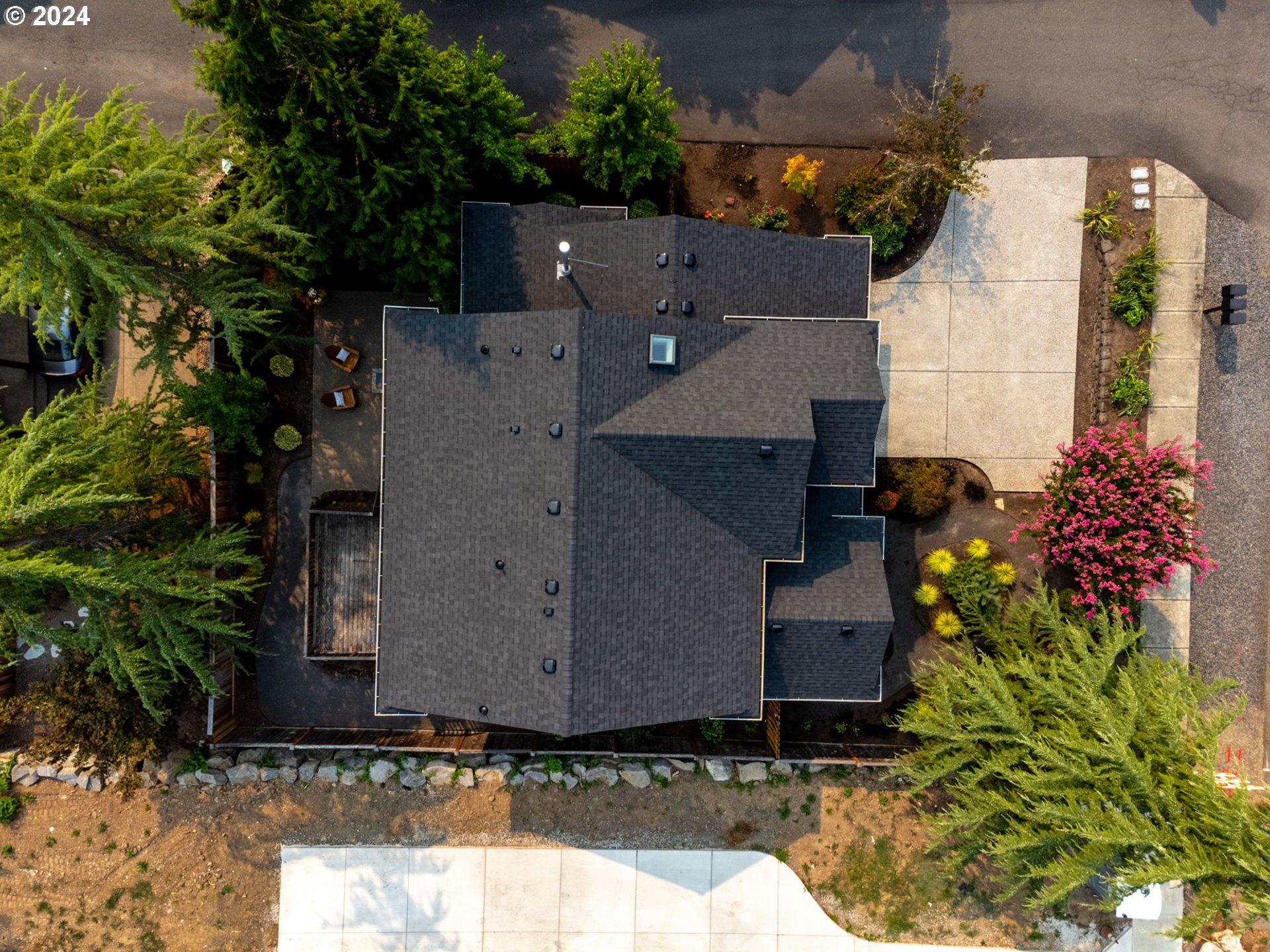 5316 Lower Drive Lake Oswego, OR 97035 - Photo 24 of 25 an aerial view of a house