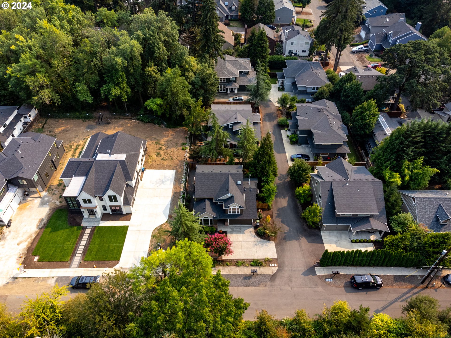 5316 Lower Drive Lake Oswego, OR 97035 - Photo 25 of 25 an aerial view of multiple houses with yard