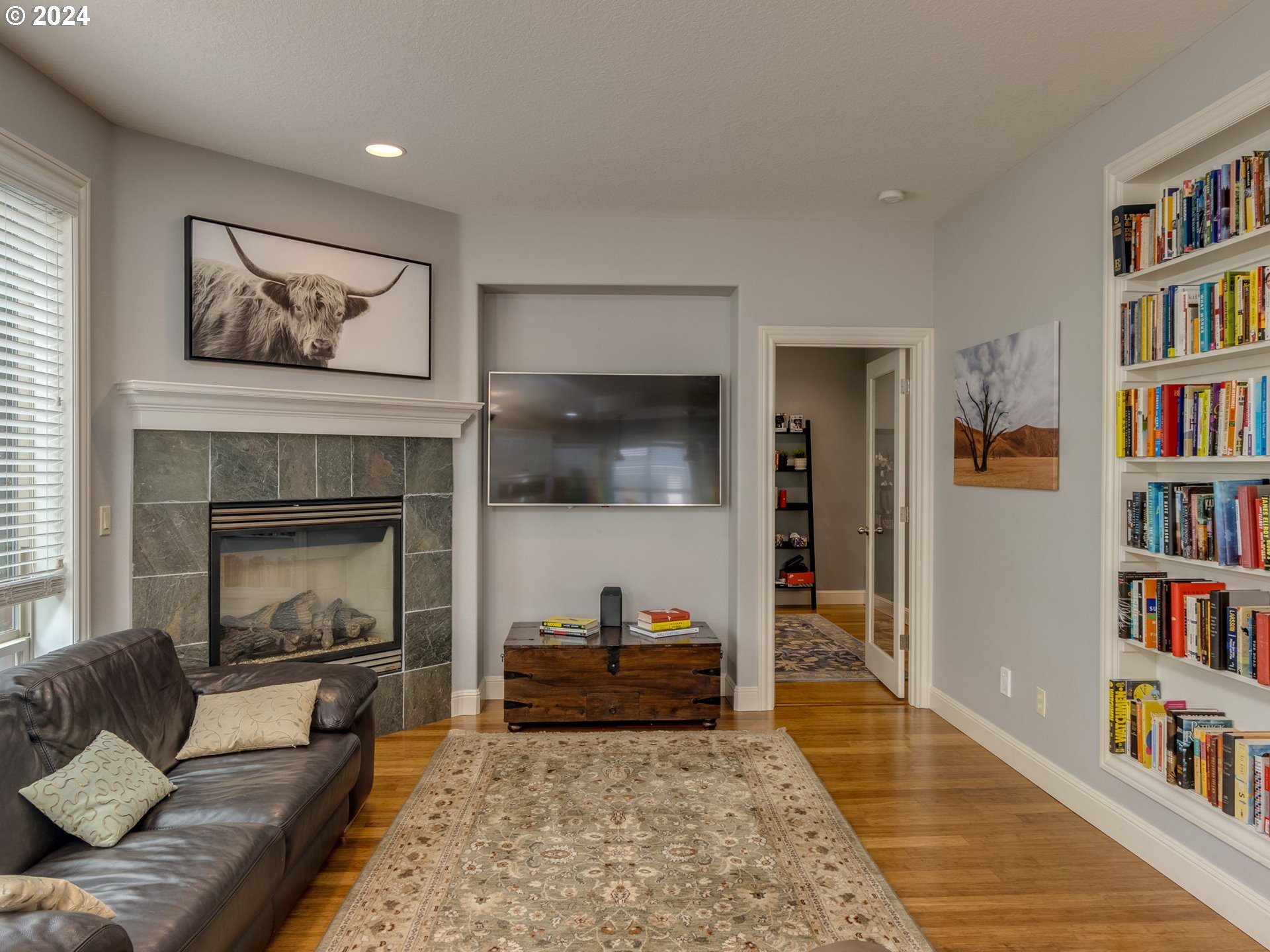 5316 Lower Drive Lake Oswego, OR 97035 - Photo 9 of 25 a living room with furniture and a fireplace
