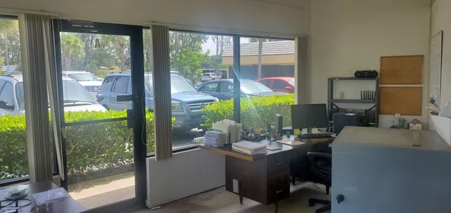 $2,300 | 1001 West Jasmine Drive, Unit A, Lake Park, FL 33403