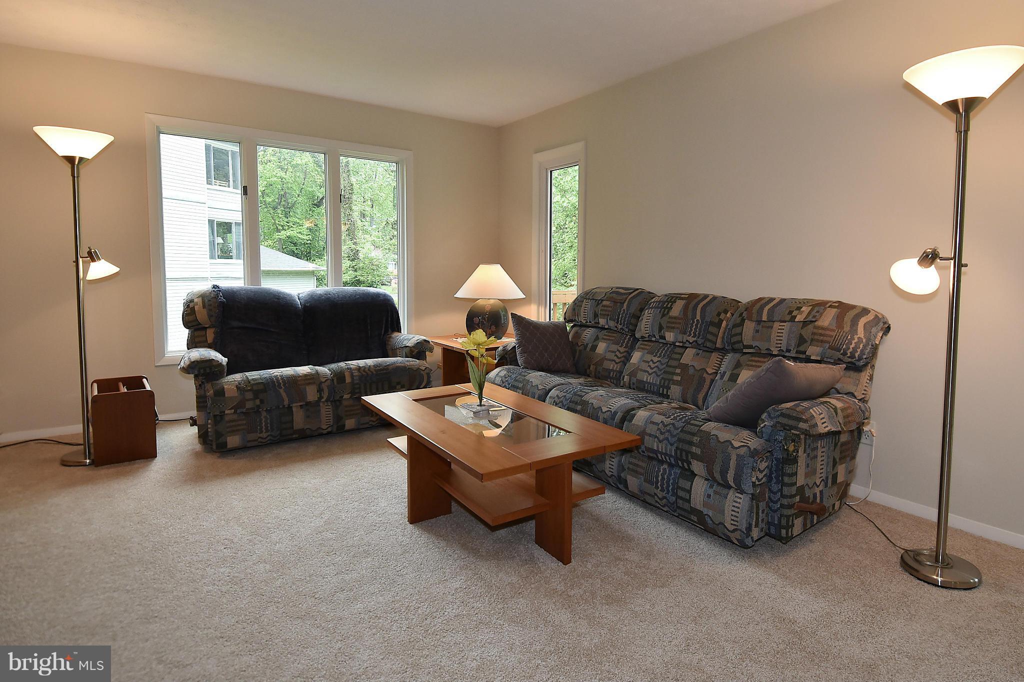2003 Dundee Road Rockville, MD 20850 - Photo 11 of 30 Living Room