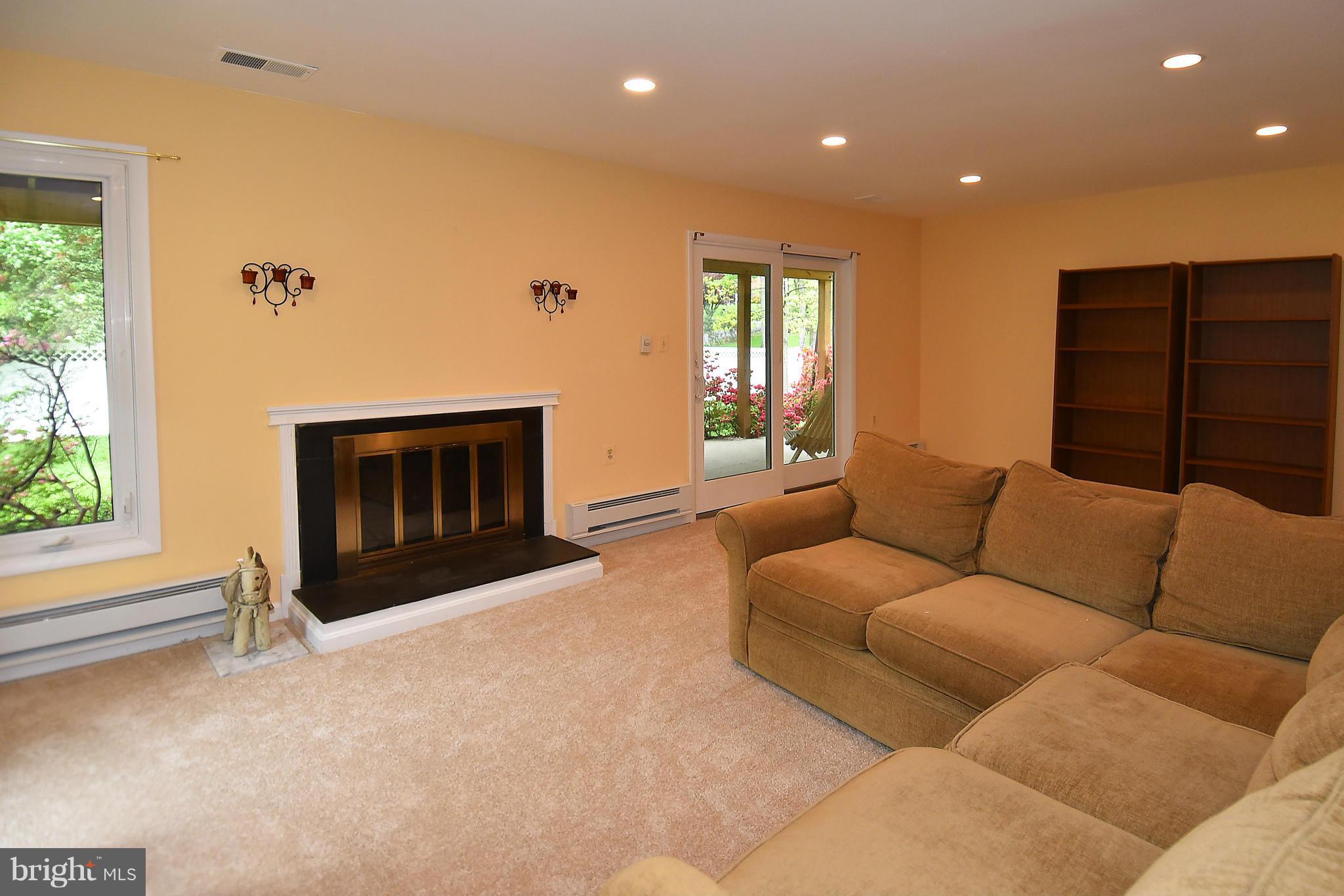 2003 Dundee Road Rockville, MD 20850 - Photo 16 of 30 Family Room