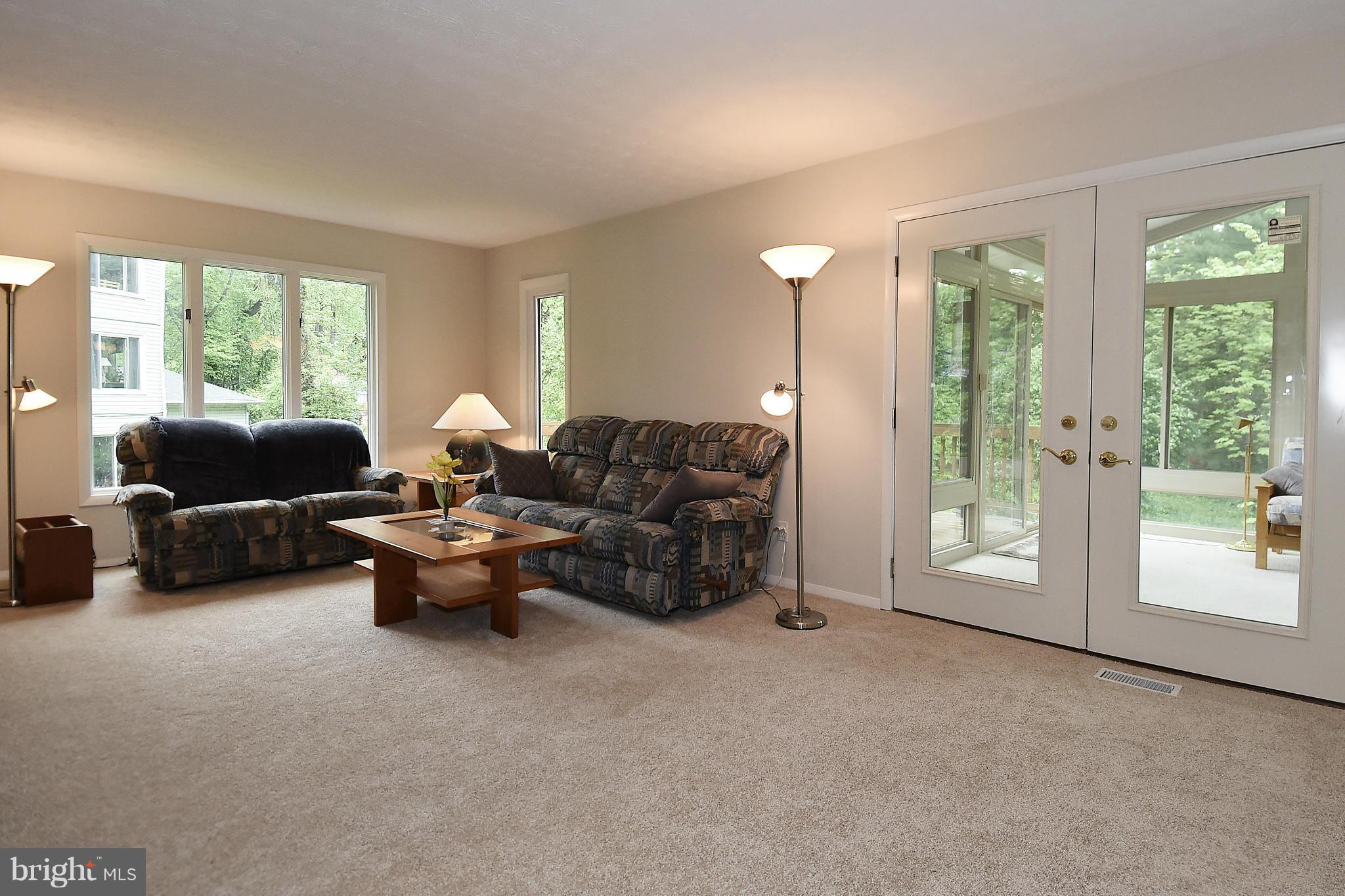 2003 Dundee Road Rockville, MD 20850 - Photo 10 of 30 Living Room