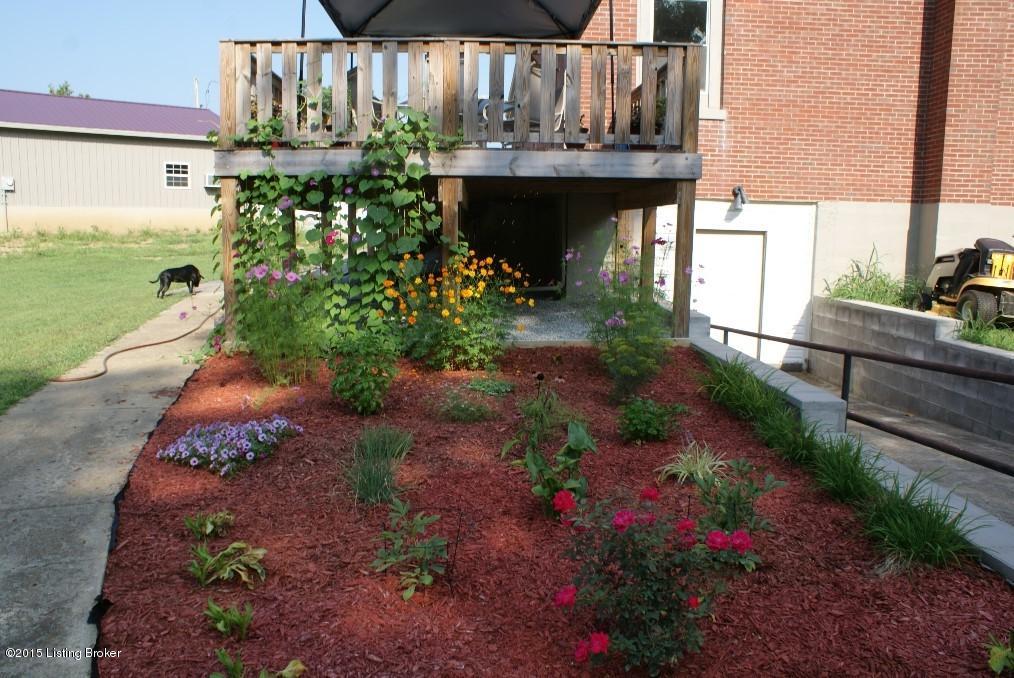 5591 Loretto Road Bardstown, KY 40004 - Photo 25 of 25 18Yard Flowers
