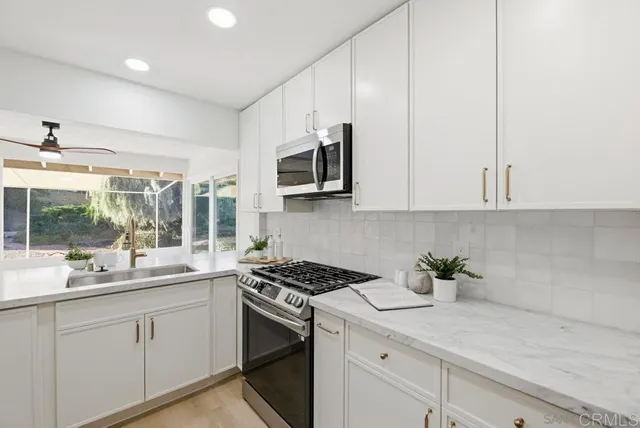 $3,995 | 12209 Casero Place, San Diego, CA 92128