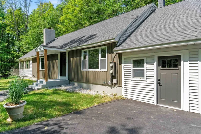 $569,900 | 123 Prospect Hill Road, Hancock, NH 03449