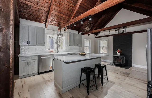 $569,900 | 123 Prospect Hill Road, Hancock, NH 03449