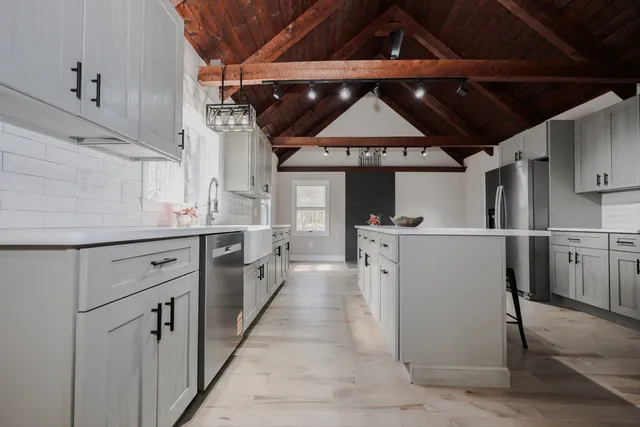 $569,900 | 123 Prospect Hill Road, Hancock, NH 03449