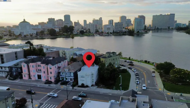 $1,080,000 | 1501-7 1st Avenue, Oakland, CA 94606