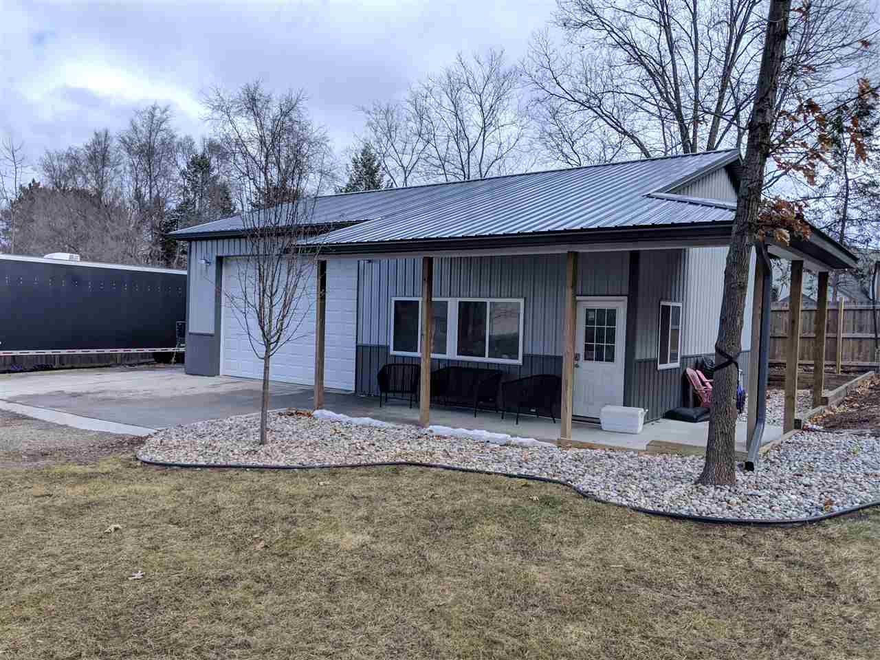 829 Alpine Trail Fenton, MI 48430 - Photo 5 of 30 31373985-4.JPG