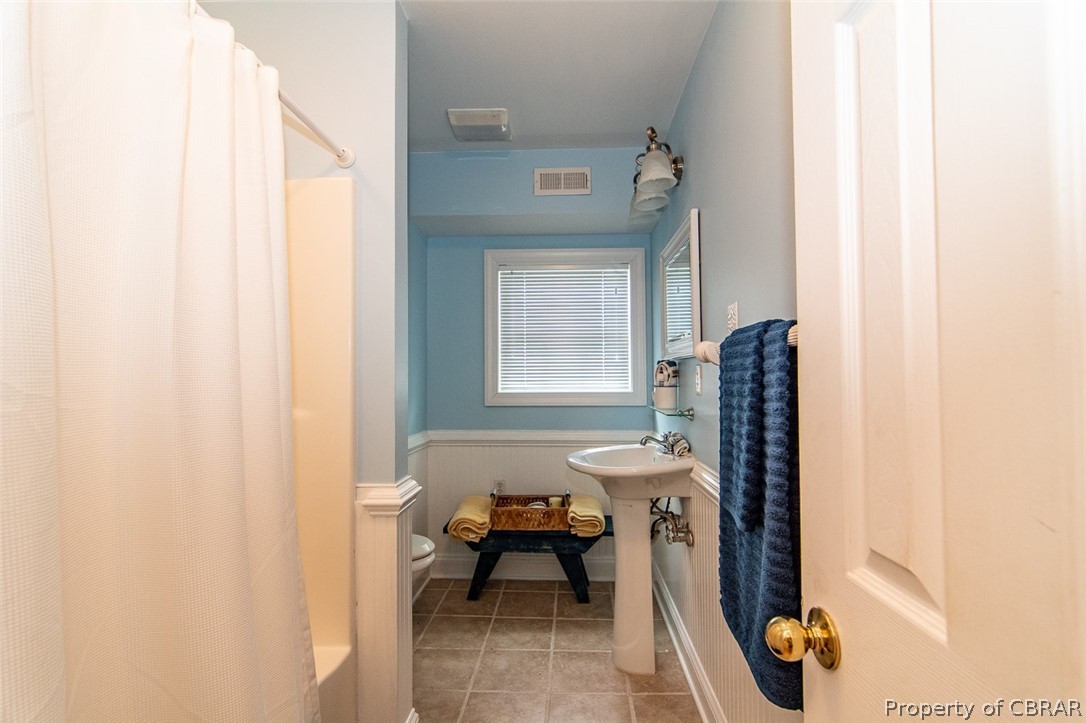 1217 Aarons Bch Road Diggs, VA 23045 - Photo 16 of 32