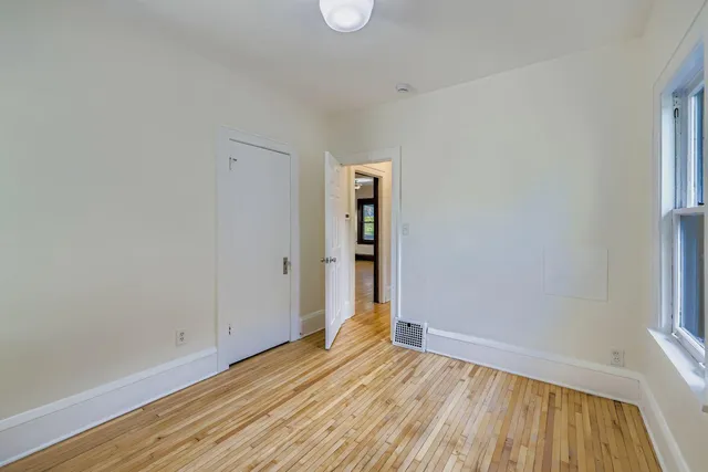 $259,900 | 1683 Minnehaha Avenue East, St. Paul, MN 55106