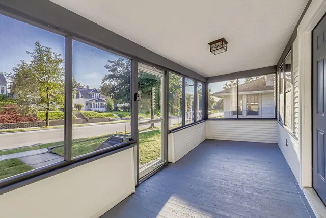 $259,900 | 1683 Minnehaha Avenue East, St. Paul, MN 55106