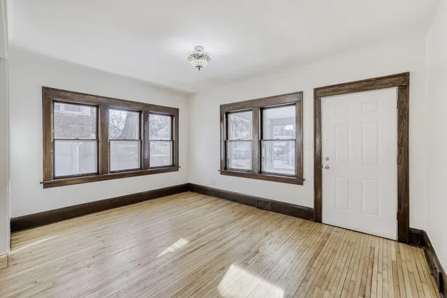 $259,900 | 1683 Minnehaha Avenue East, St. Paul, MN 55106