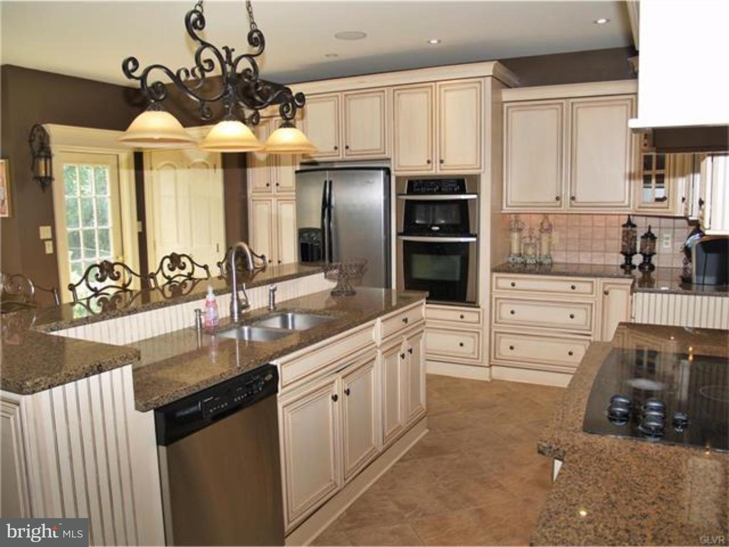 3377 Rising Sun Court Nazareth, PA 18064 - Photo 4 of 25 Gallery Image 4