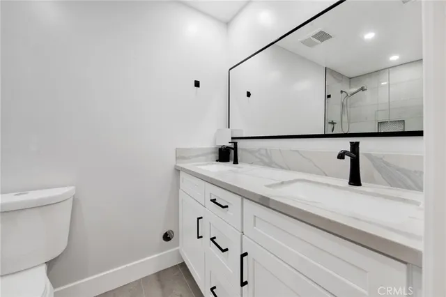 $1,195,000 | 16052-16050 Bahama Street, North Hills, CA 91343