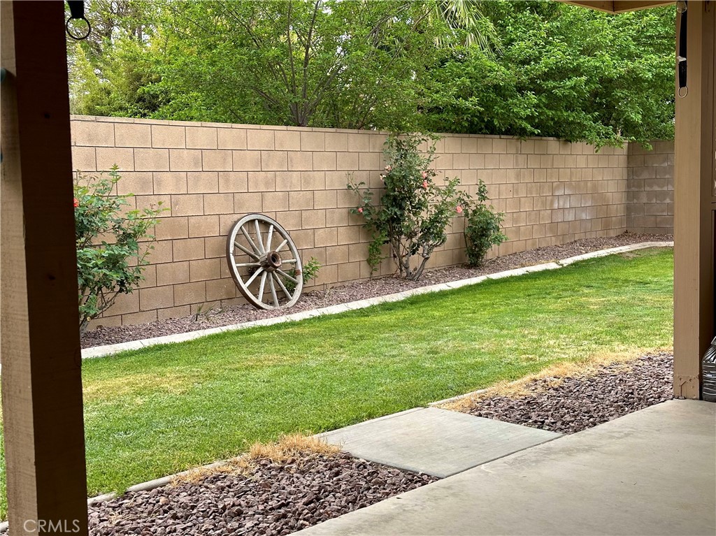 18143 Kalin Ranch Drive Victorville, CA 92395 - Photo 24 of 28 a view of a back yard
