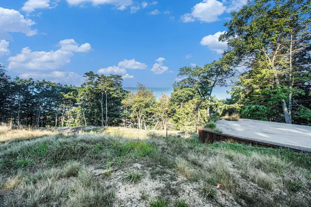 $849,900 | 345 Dunegrass Cir Drive, Saugatuck, MI 49453