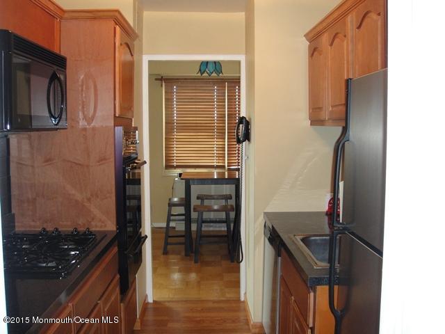28 Riverside Avenue, Unit 5F Red Bank, NJ 07701 - Photo 6 of 14 KITCHEN