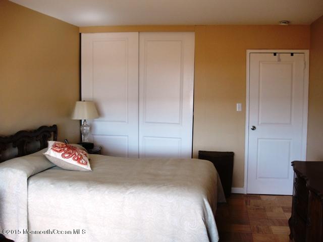 28 Riverside Avenue, Unit 5F Red Bank, NJ 07701 - Photo 10 of 14 BEDROOM