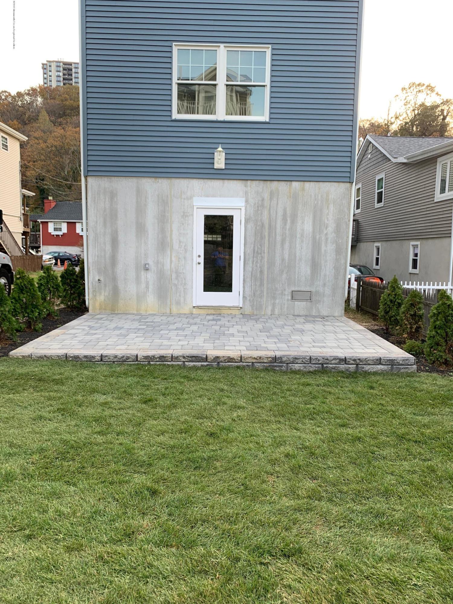 19 Locust Street Highlands, NJ 07732 - Photo 3 of 39 IMG_1827