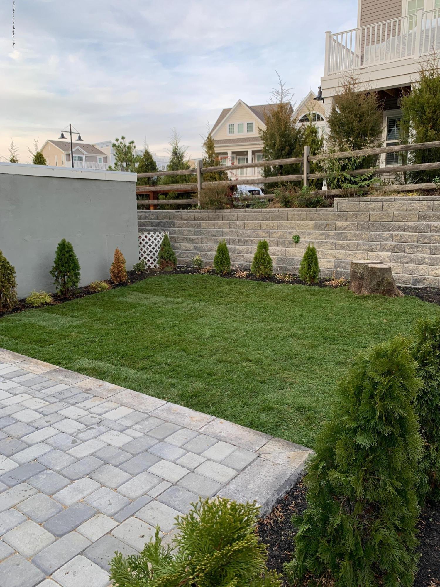 19 Locust Street Highlands, NJ 07732 - Photo 4 of 39 IMG_1832