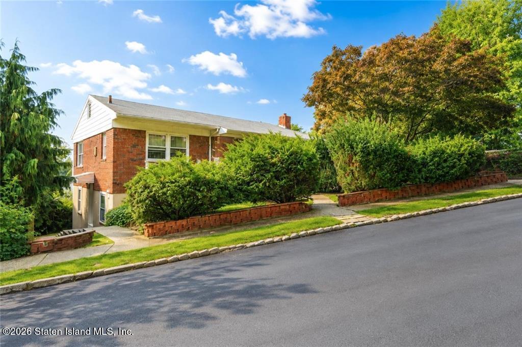 96 Longview Road Staten Island, NY 10304 - Photo 2 of 25 2