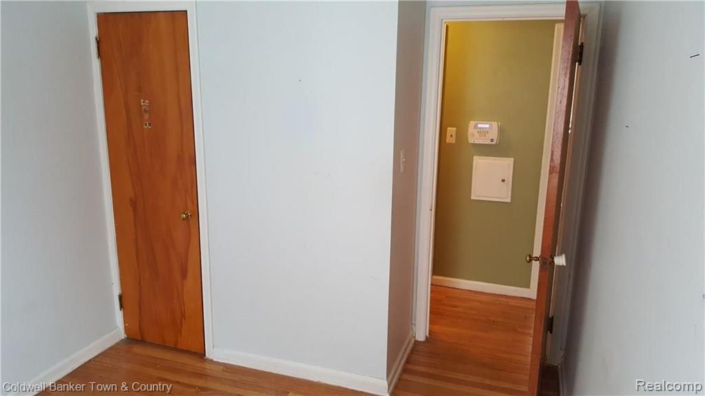 9909 Appleton Redford, MI 48239 - Photo 10 of 22