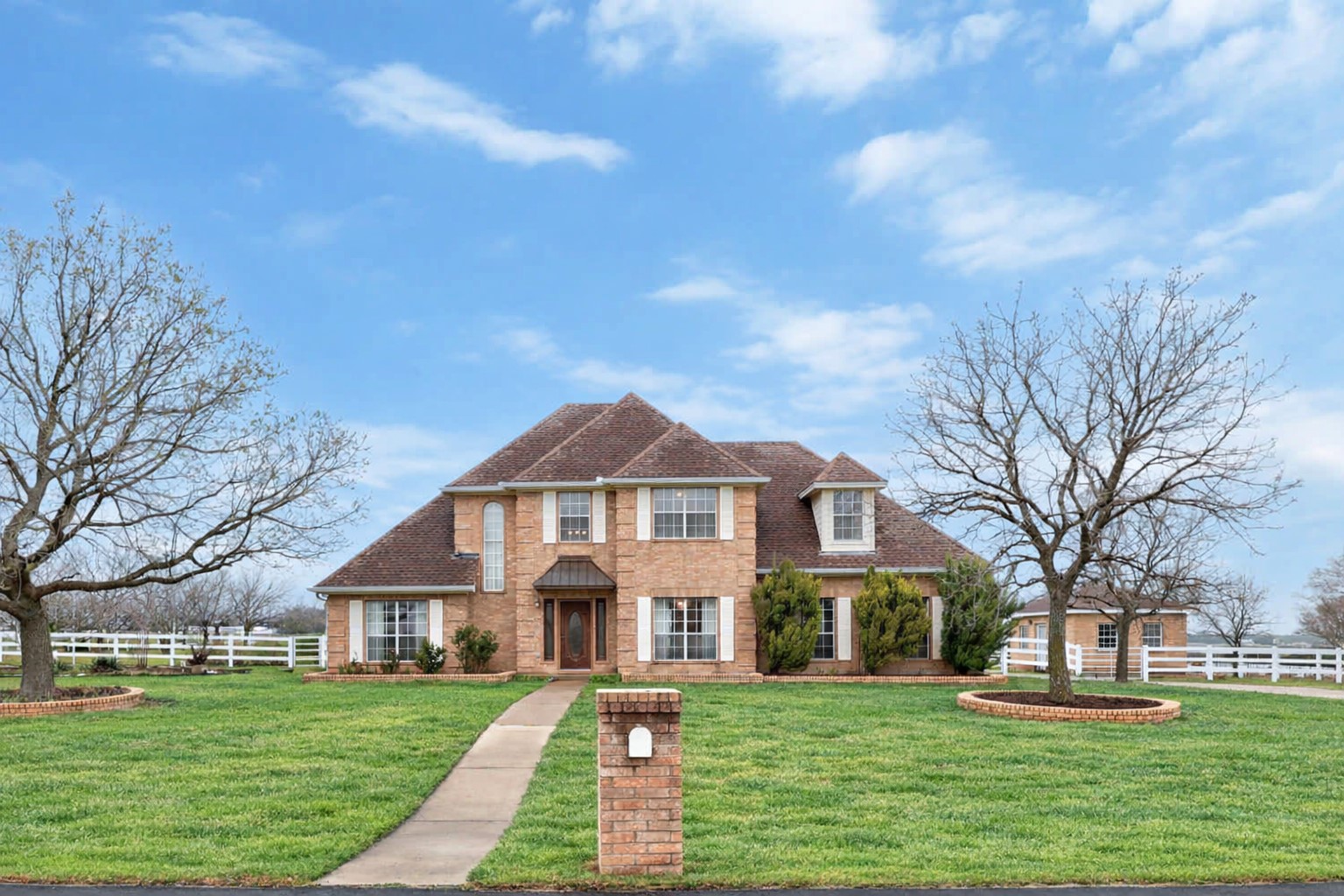 202 High Point Way Georgetown, TX 78626 - Photo 1 of 39 Front of House