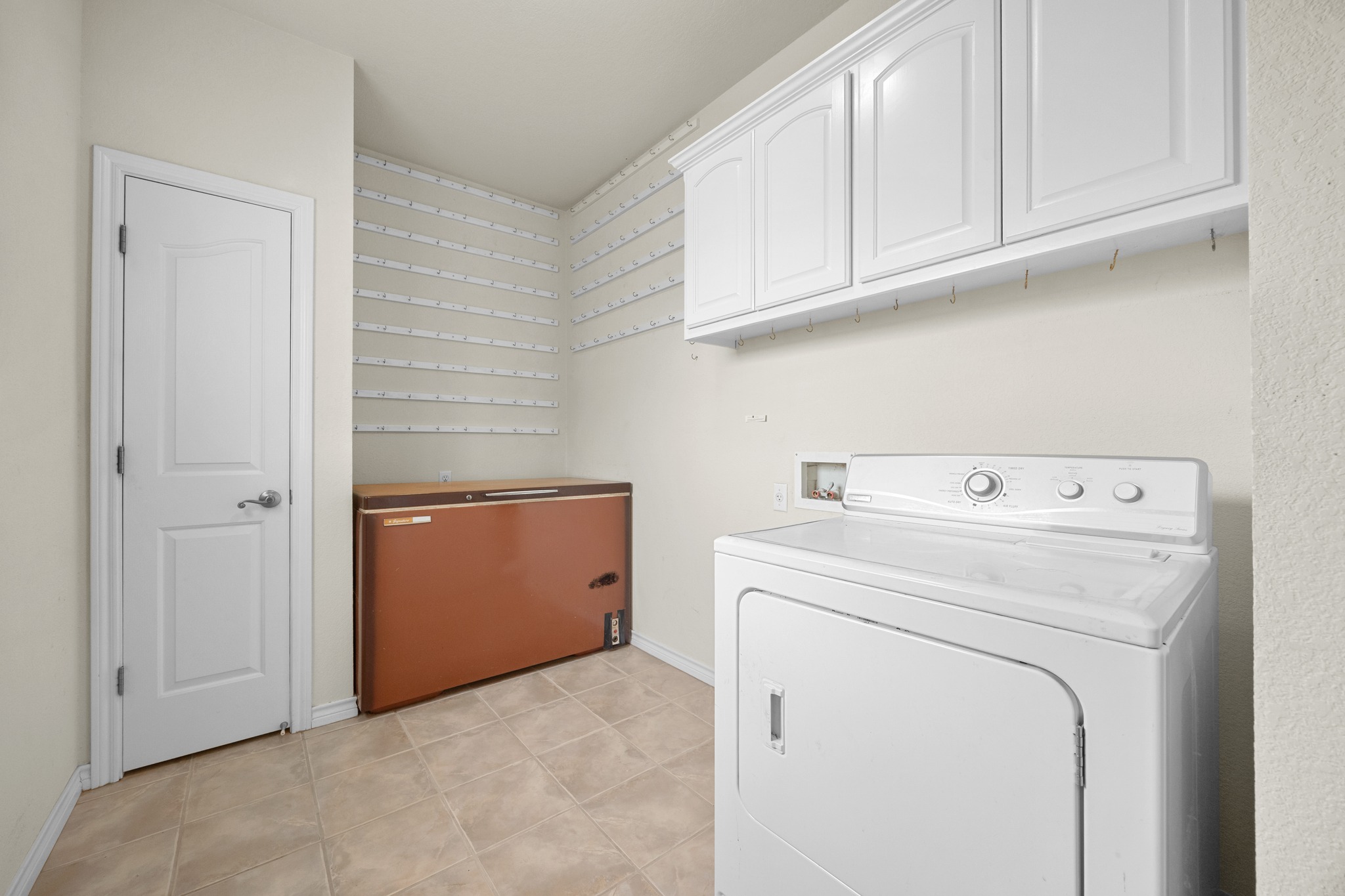 202 High Point Way Georgetown, TX 78626 - Photo 21 of 39 Laundry Room