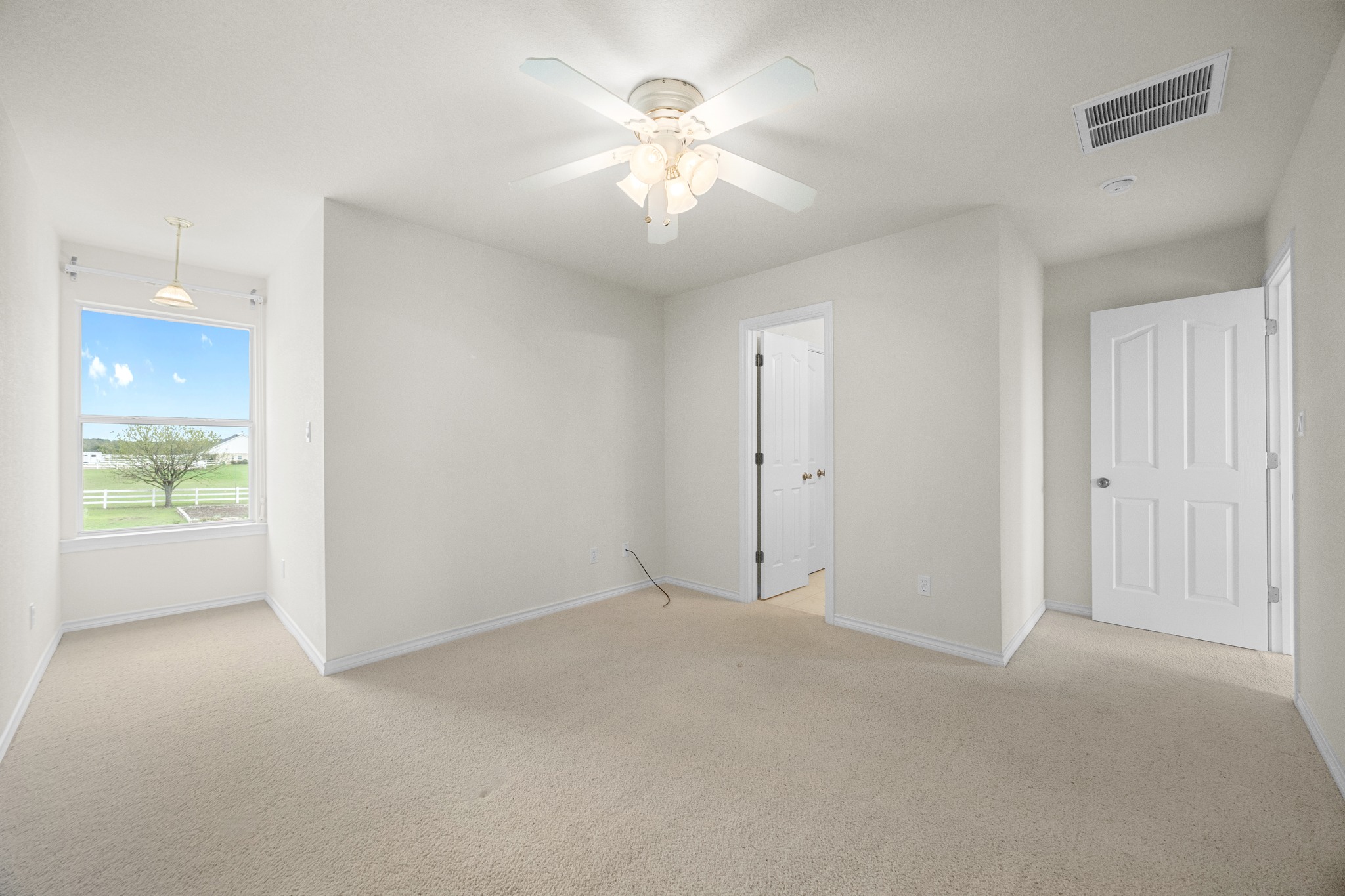 202 High Point Way Georgetown, TX 78626 - Photo 29 of 39 Upstairs Bedroom