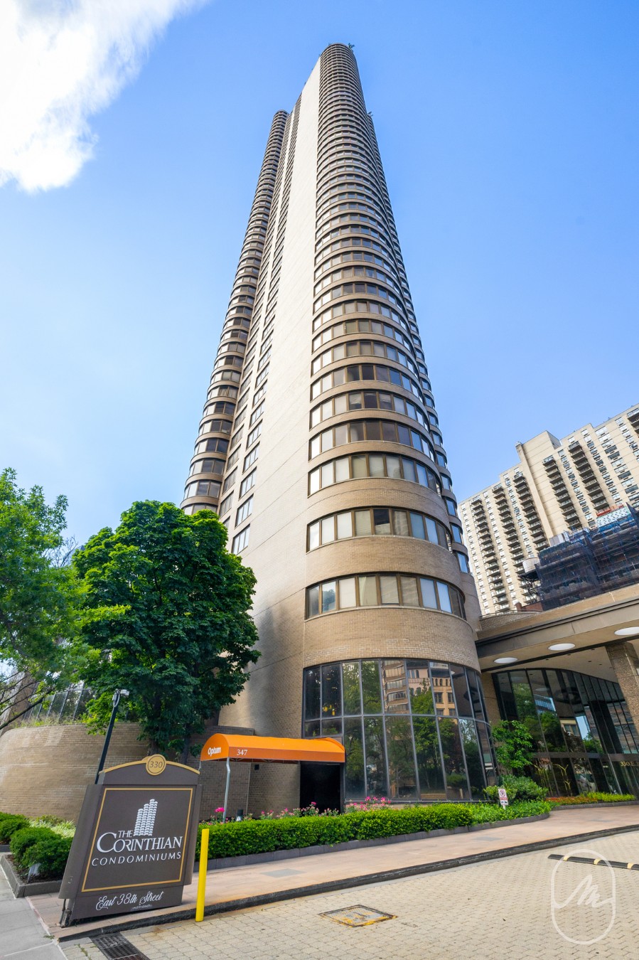 330 East 38th Street, Unit 23Q Manhattan, NY 10016 - Photo 30 of 30 a view of a large building