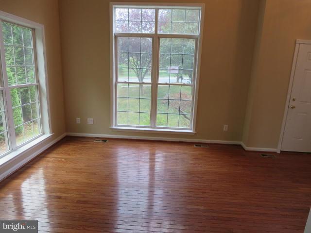 4802 White Marsh Road Baltimore, MD 21237 - Photo 2 of 17 Living Room
