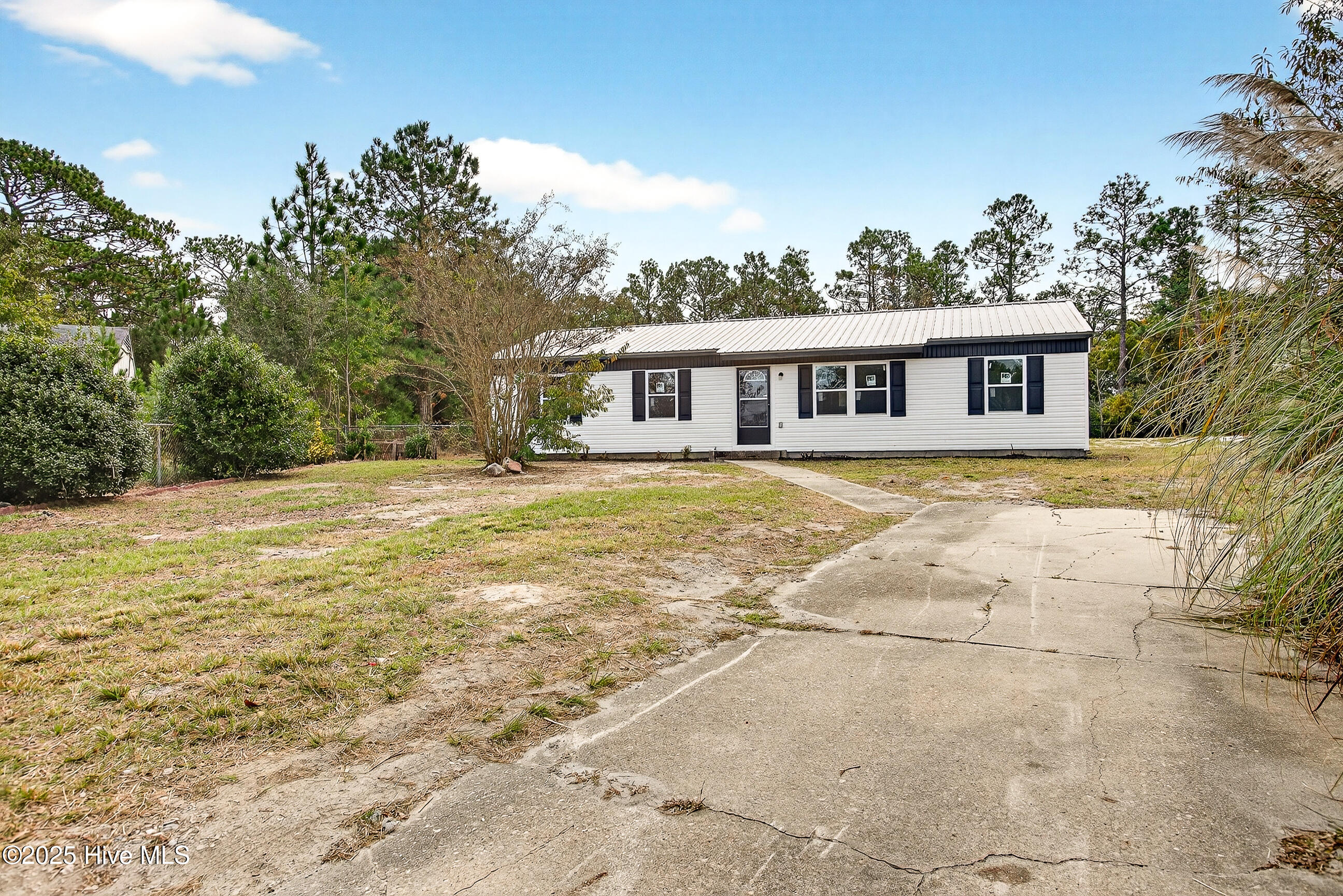 149 Ash Court Hubert, NC 28539 - Photo 2 of 37 02
