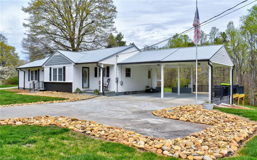 524 Frye Bridge Road Clemmons, NC 27012 - Photo 2 of 39 2 car attached carport