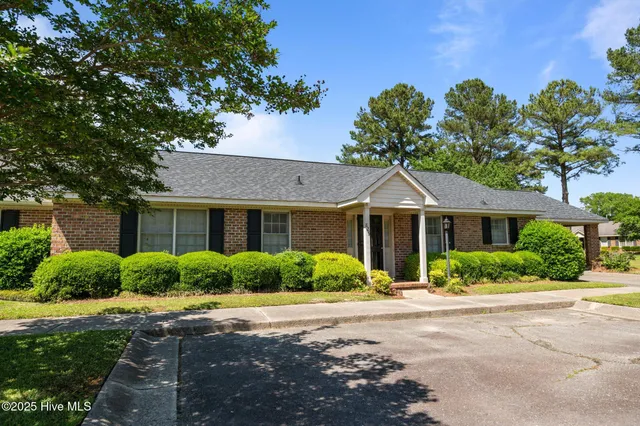 $275,000 | 825 Westminster Lane, Kinston, NC 28501