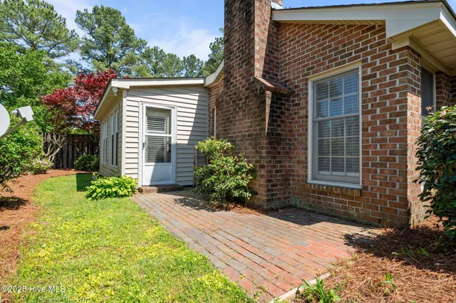 $275,000 | 825 Westminster Lane, Kinston, NC 28501