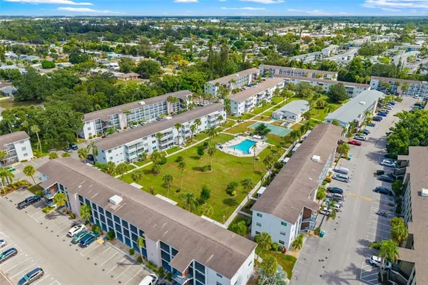 $70,000 | 2053 Canal Drive, Unit L3, Bradenton, FL 34207