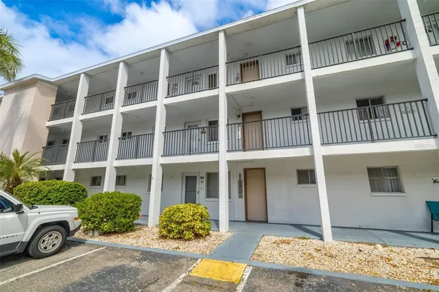 $92,000 | 2053 Canal Drive, Unit L3, Bradenton, FL 34207