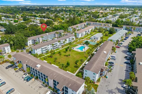 $70,000 | 2053 Canal Drive, Unit L3, Bradenton, FL 34207