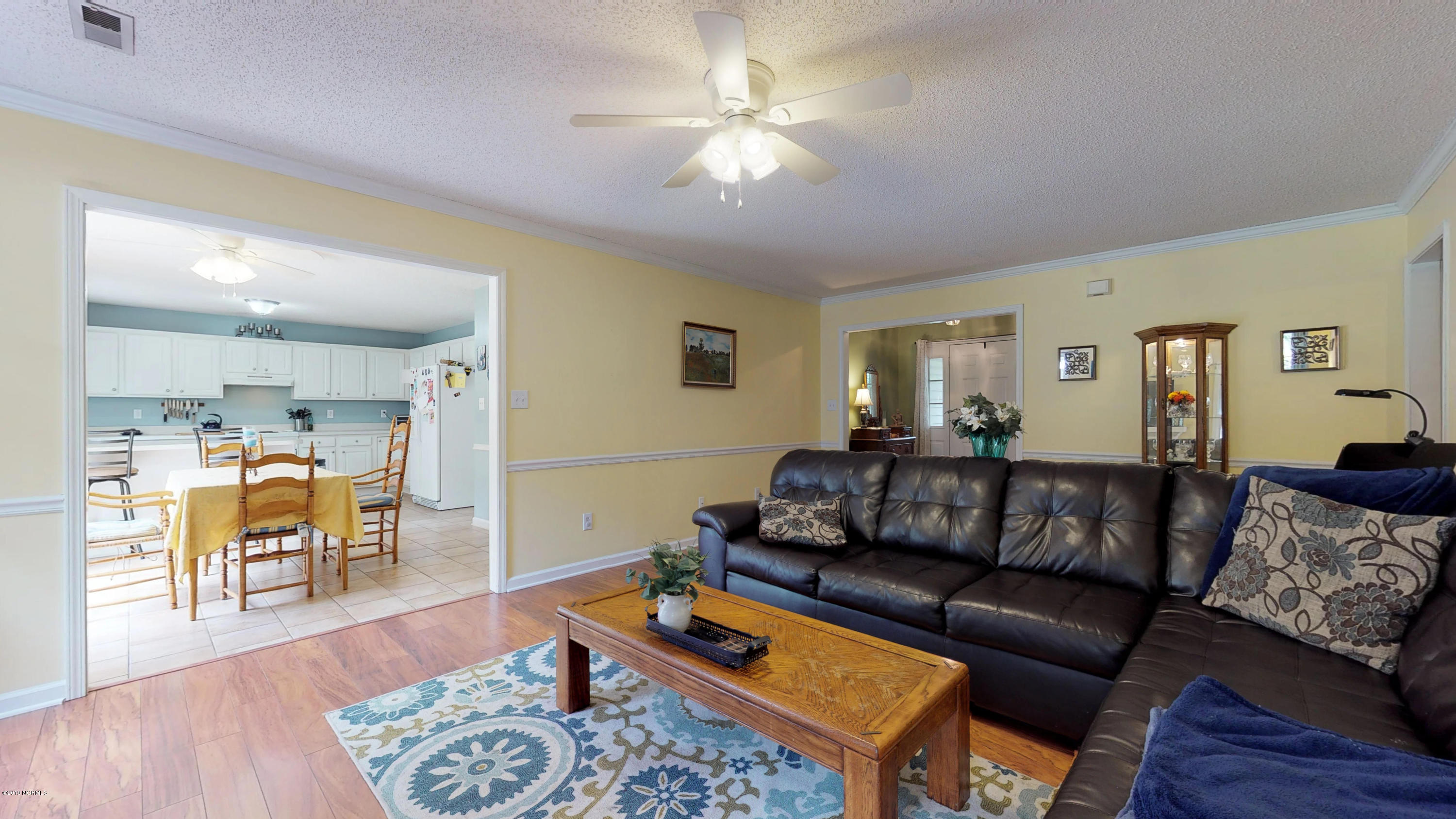 410 Hardy Road Newport, NC 28570 - Photo 4 of 40 Living Room Looking to