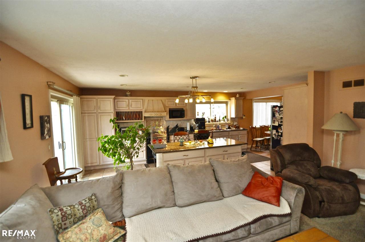 47026 Rosemary Road Macomb, MI 48044 - Photo 3 of 24 31318563-2.JPG