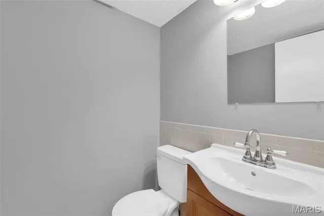 $2,100 | 13351 Hiddencrest Lane, Ballwin, MO 63021