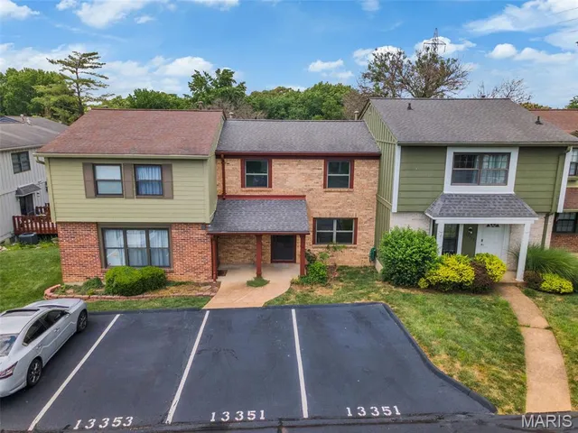$2,100 | 13351 Hiddencrest Lane, Ballwin, MO 63021