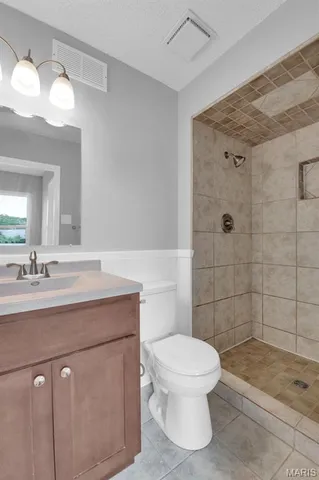 $2,100 | 13351 Hiddencrest Lane, Ballwin, MO 63021