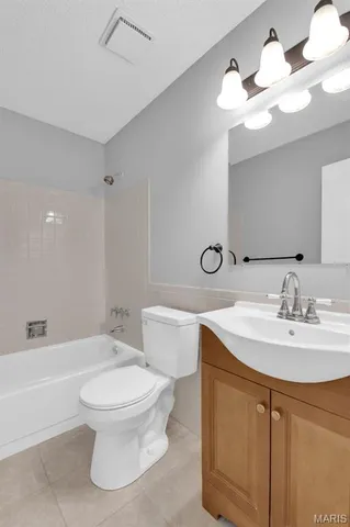 $2,100 | 13351 Hiddencrest Lane, Ballwin, MO 63021